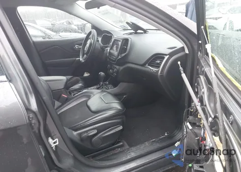 2019 Jeep Cherokee Latitude Plus 4X4 from USA, damaged, VIN 1C4PJMLB6KD139626